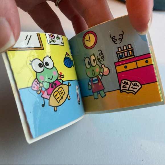 Hello Kitty Sticker and Pencil Collection - Picture 7 of 7